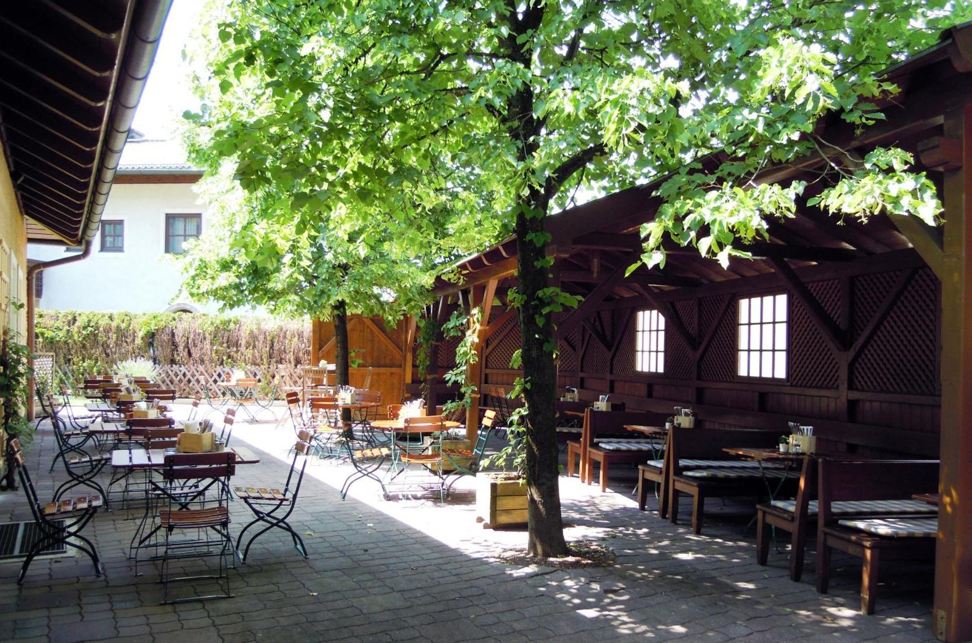 Hotel Gasthof Der Jagerwirt Bergheim Exterior photo